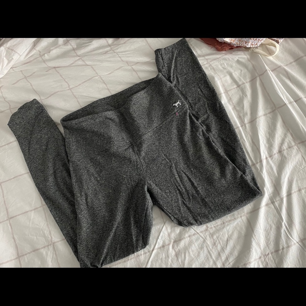 Victoria’s Secret Booty scrunch legging